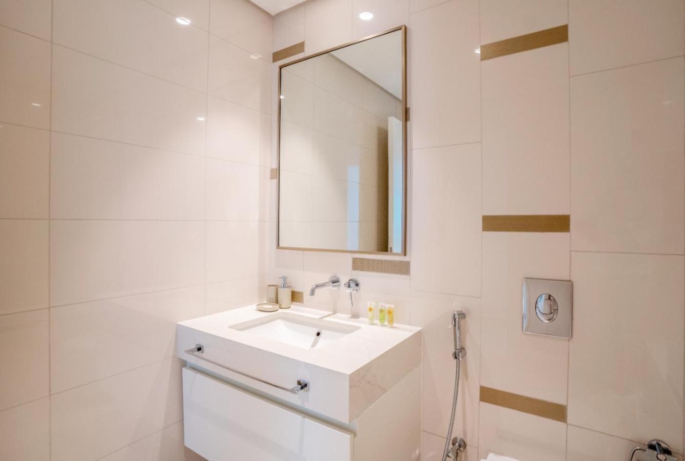 Homesgetaway-luxury 2br In Vista Tower 2 Dubai
