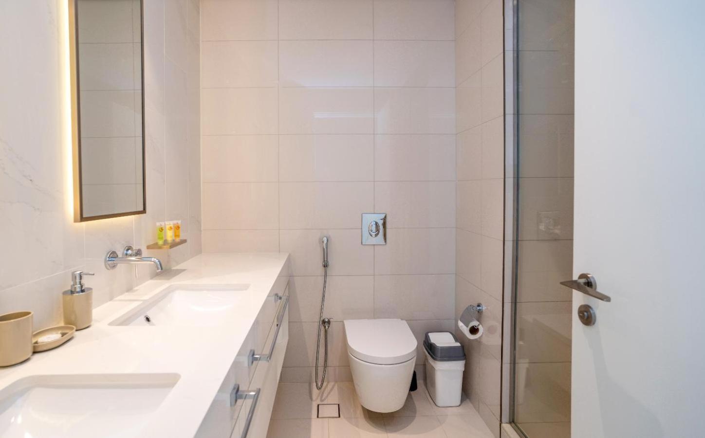 Homesgetaway-luxury 2br In Vista Tower 2 Apartment Dubai